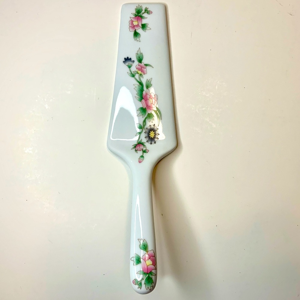 White w/ Pink Floral 9” Ceramic Porcelain Serving Spoon / Cake Pastry Pie Server